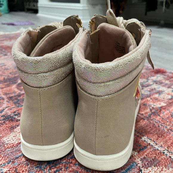 GB Girl size 5M high top sneaker with floral embroidery - Picture 5 of 9